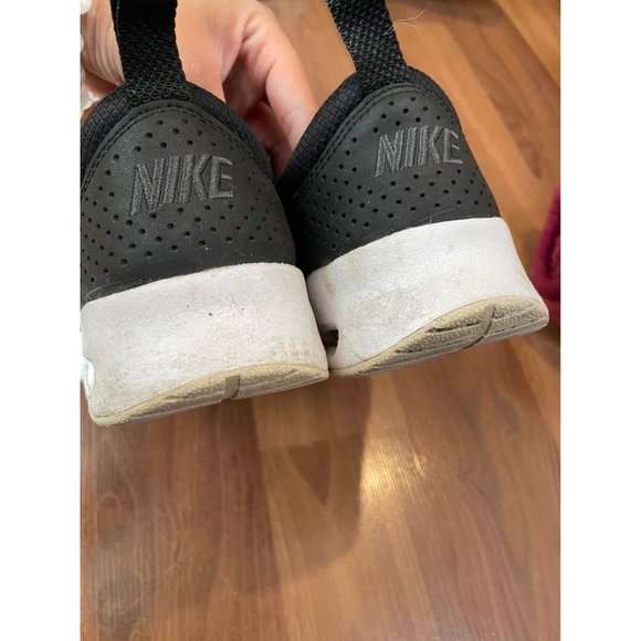 Nike Thea Sneakers - Picture 7 of 10